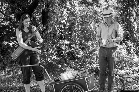 Ton und Text: Maria Schüritz mit Upcyclophonen
Jörg Jacob liest Prosaminiaturen
